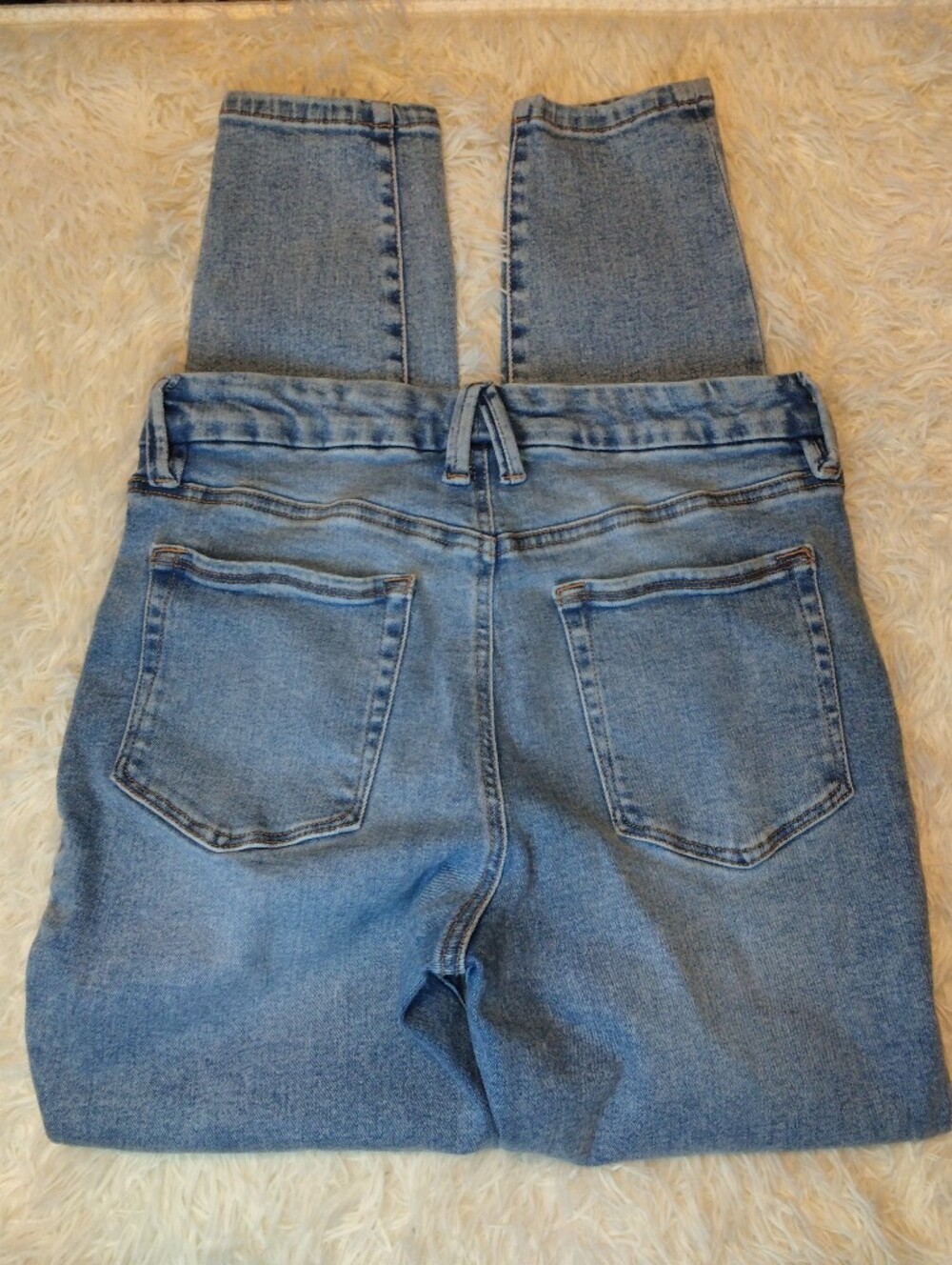 Good American Good Legs Straight Jeans Size 12/31 - Picture 4 of 11